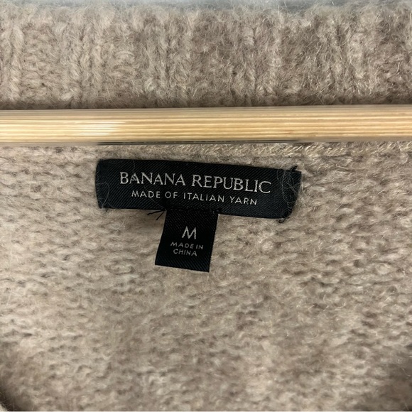 Banana republic alpaca linen cuffed fluffy relaxed v-neck sweater size Medium - Picture 2 of 7